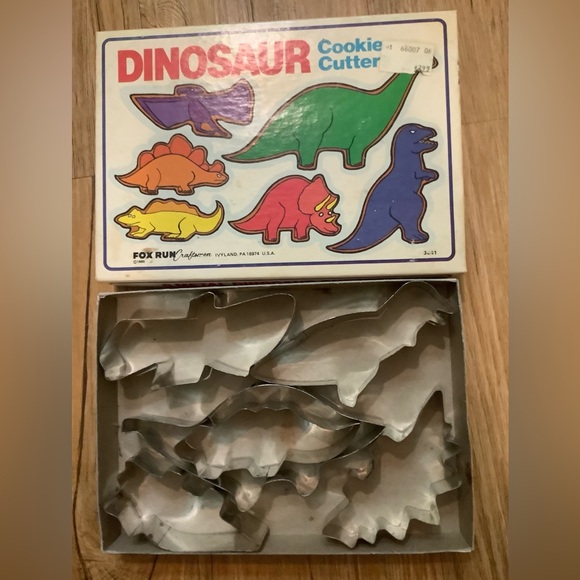 Dinosaur cookie cutters - set of 6 - Picture 2 of 3